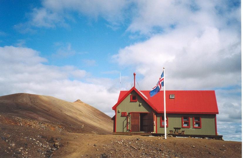 Hrafntinnusker mountain hut image 1